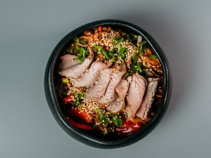 Удон со свининой