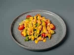 Креветка с соусом манго