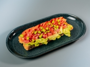 Хот-дог с тунцом